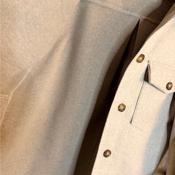 Countryside-Inspired Neutral Shacket Jacket – Love Tree (Size M) - Picture 4 of 4